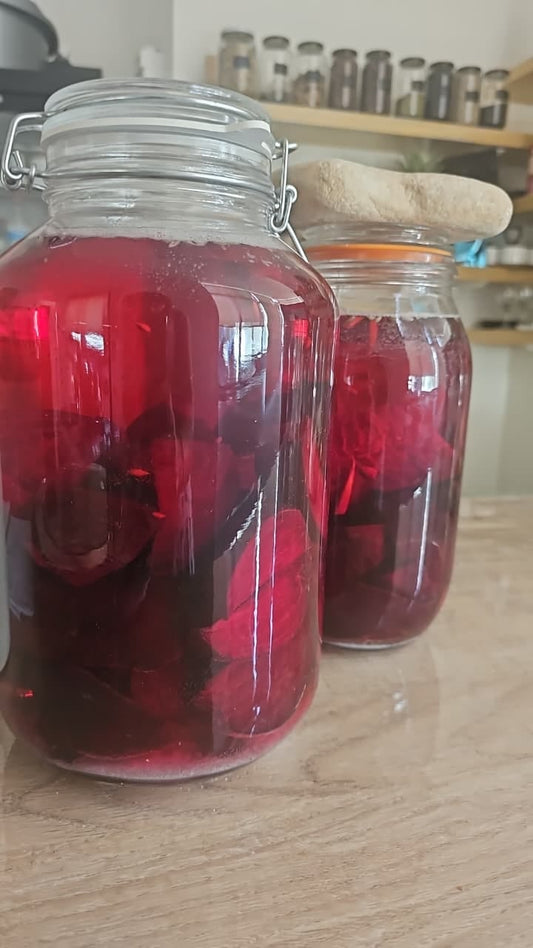 Beet kvass by Dates and Roots